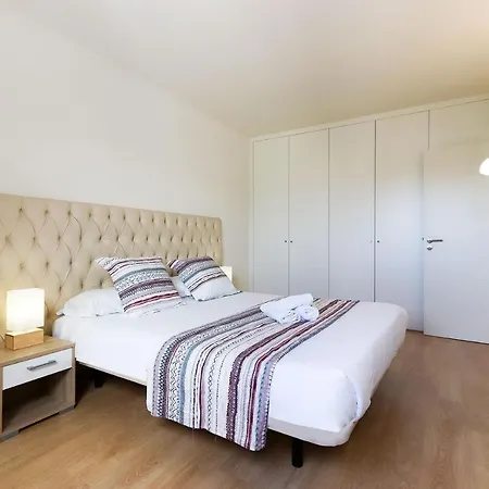 Modern Sky By Homing Apartment *